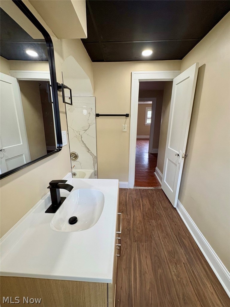 98 N Portage Path Akron OH 44303