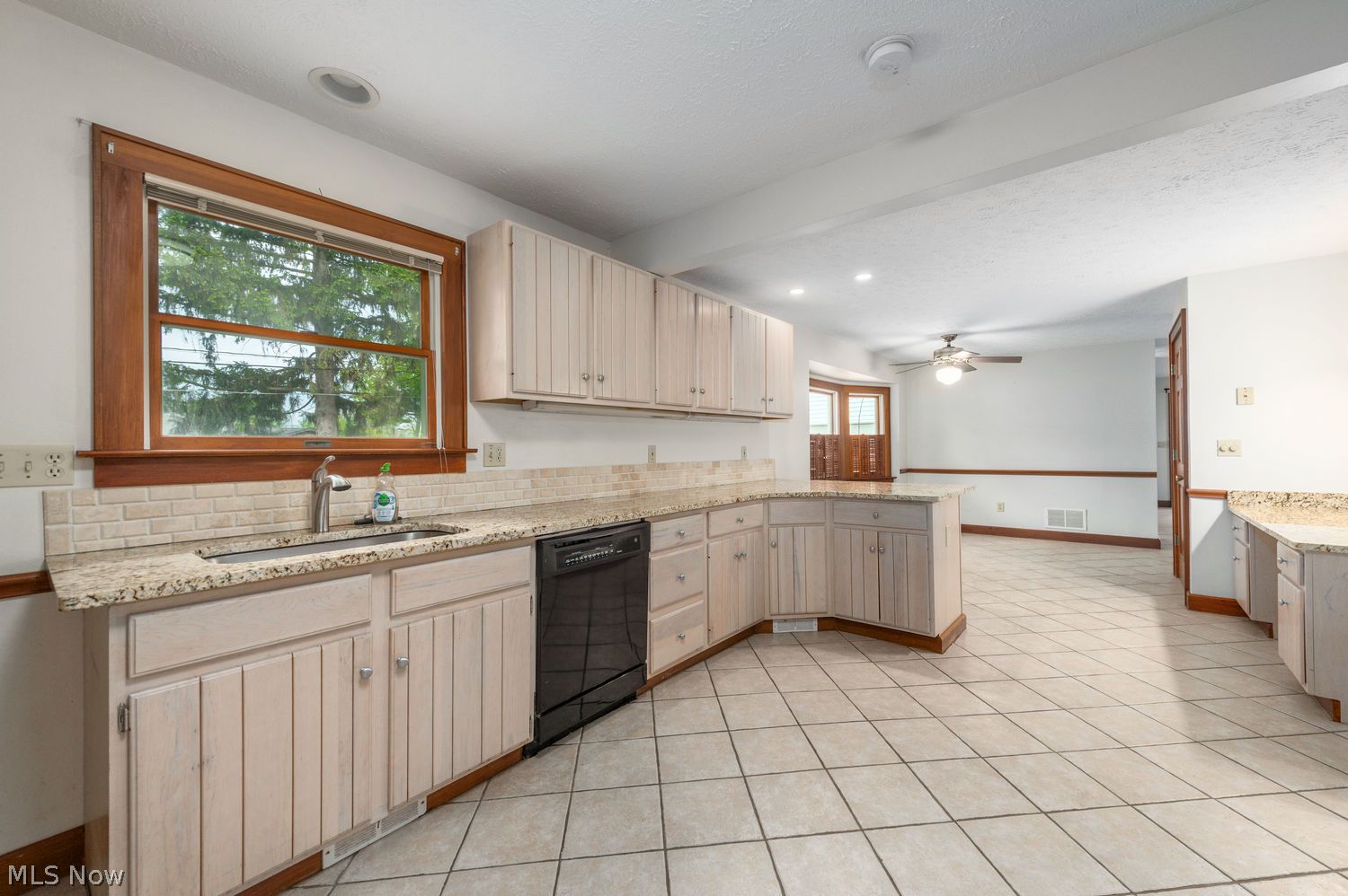 32530 Lake Road Avon Lake OH 44012