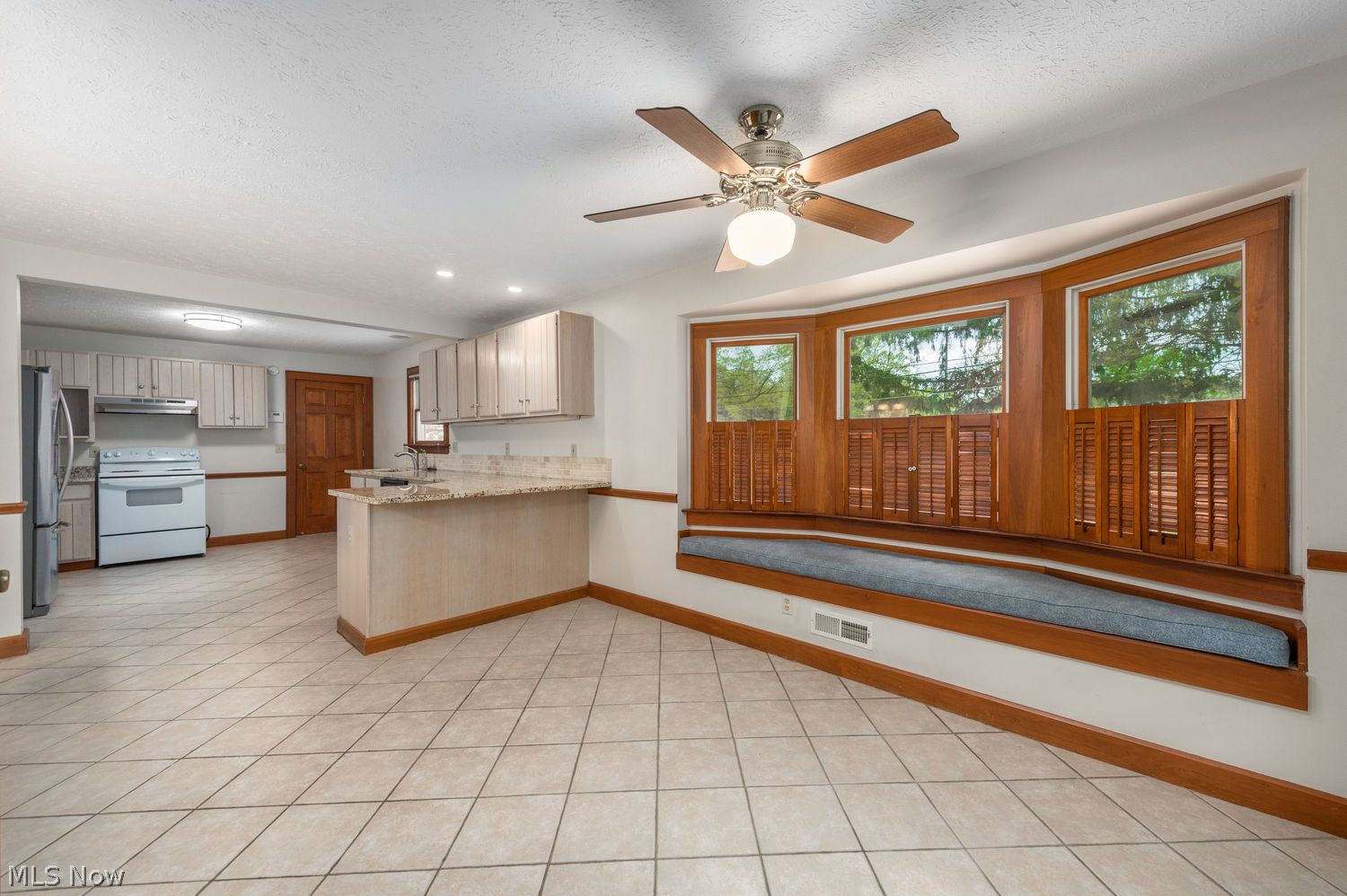 32530 Lake Road Avon Lake OH 44012