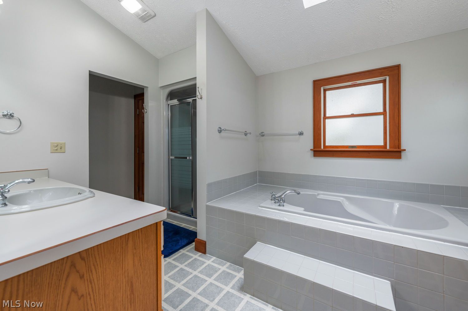 32530 Lake Road Avon Lake OH 44012