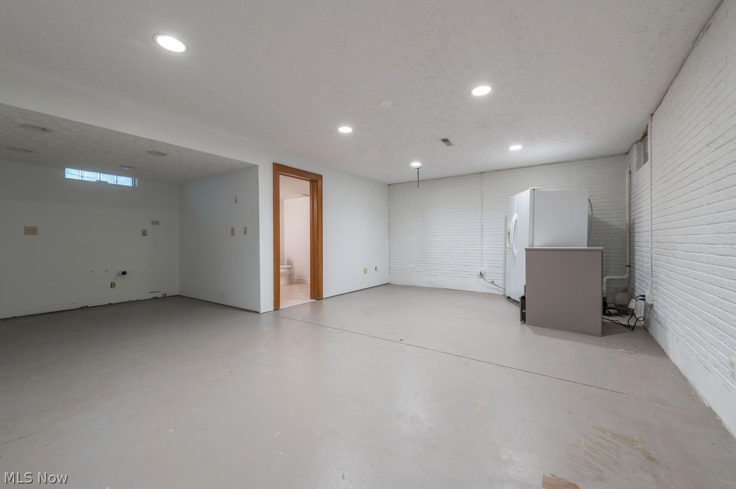 32530 Lake Road Avon Lake OH 44012