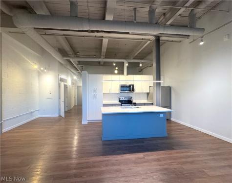 1587 E 31st Street Cleveland OH 44114