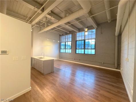 1587 E 31st Street Cleveland OH 44114