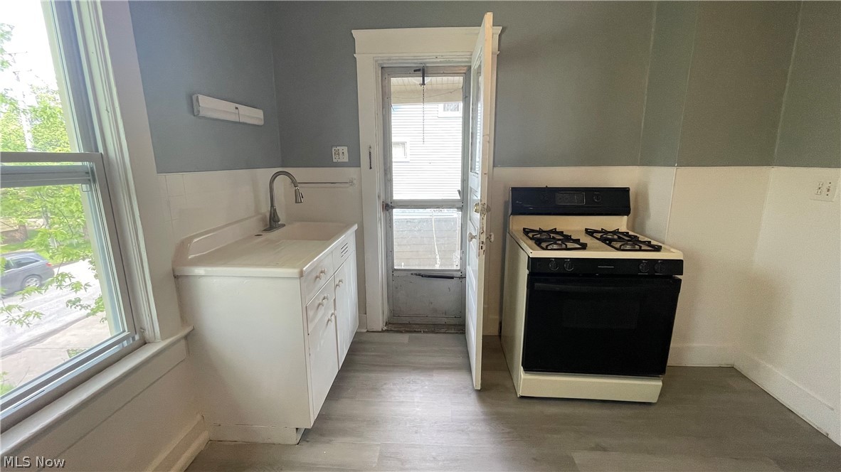 4322 Bush Avenue Cleveland OH 44109