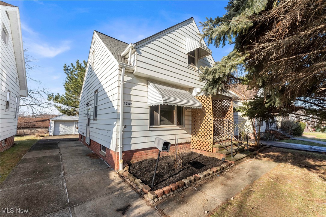 4762 E 88th Street Garfield Heights OH 44125