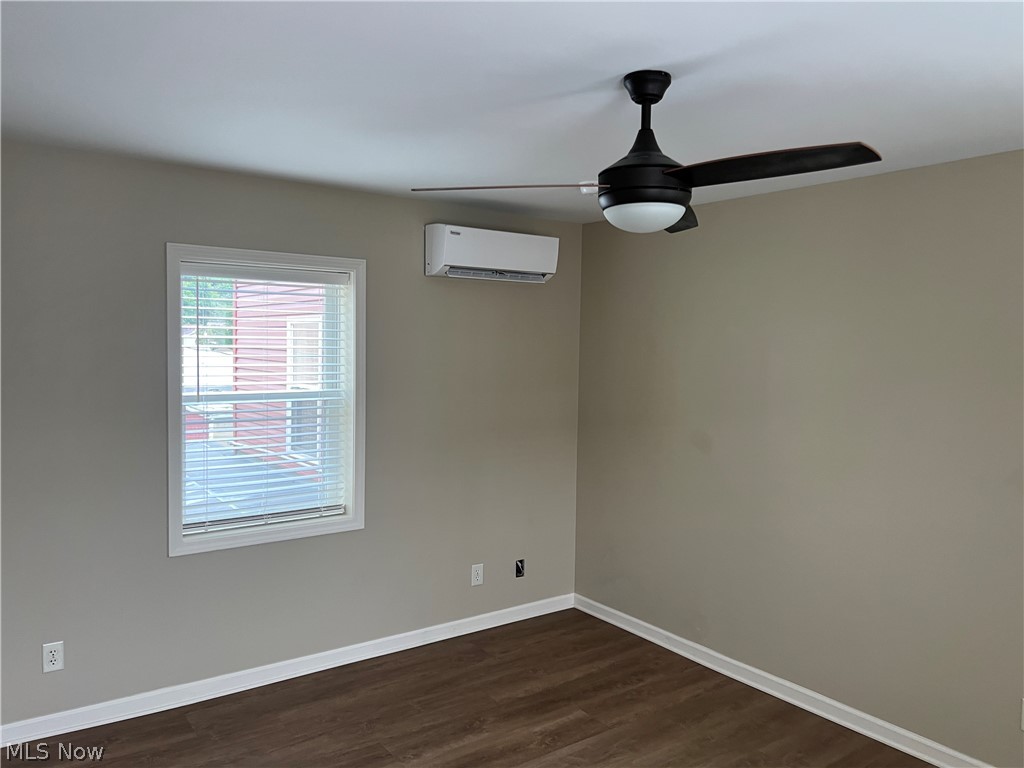 25 S 5th Street Martins Ferry OH 43935
