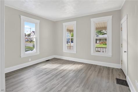 127 4th Street Elyria OH 44035