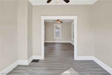 127 4th Street Elyria OH 44035