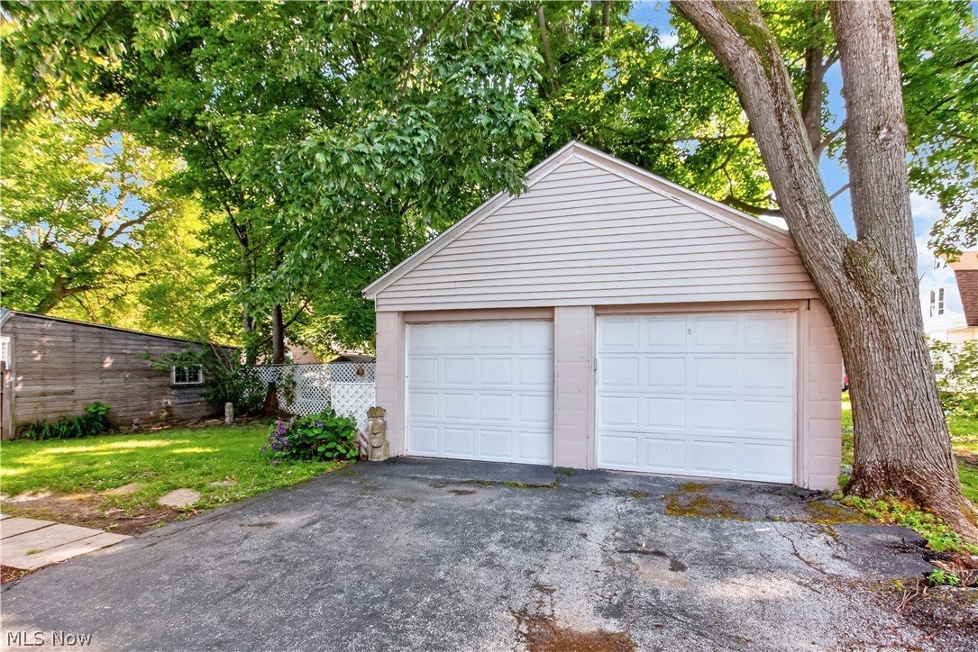 127 4th Street Elyria OH 44035
