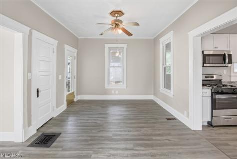 127 4th Street Elyria OH 44035