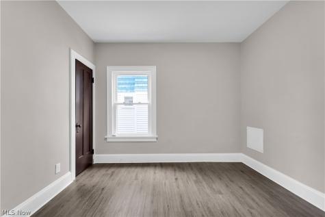10106 Greenview Avenue Garfield Heights OH 44125