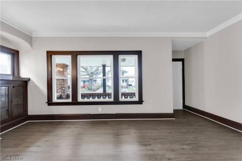 10106 Greenview Avenue Garfield Heights OH 44125