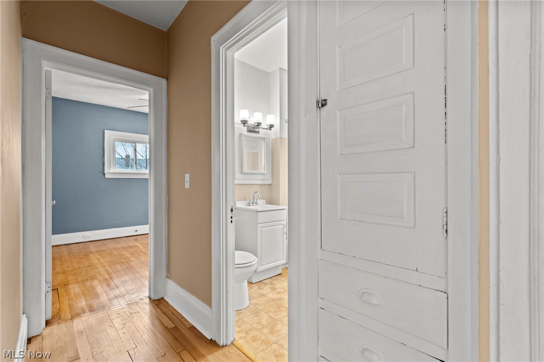 2056 Wascana Avenue Lakewood OH 44107