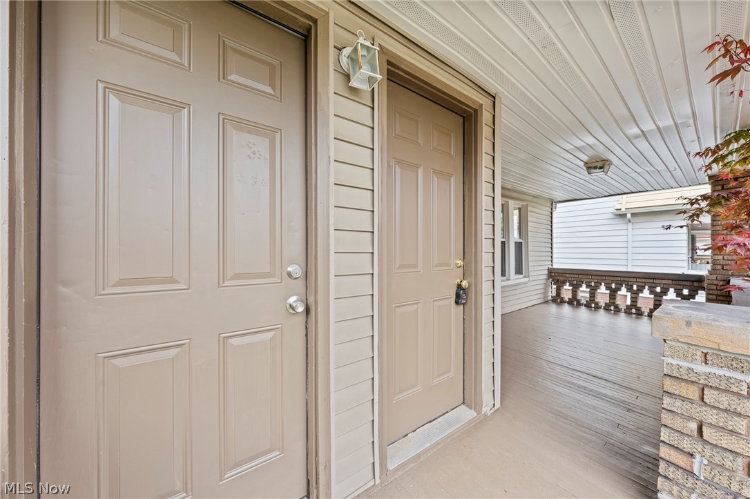 2056 Wascana Avenue Lakewood OH 44107