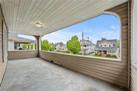 2056 Wascana Avenue Lakewood OH 44107