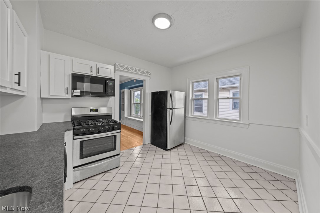 2056 Wascana Avenue Lakewood OH 44107