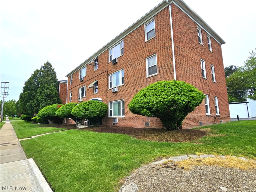 4032 Ridge Road Brooklyn OH 44144
