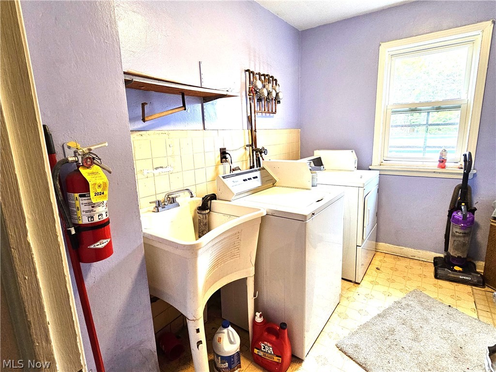 4032 Ridge Road Brooklyn OH 44144