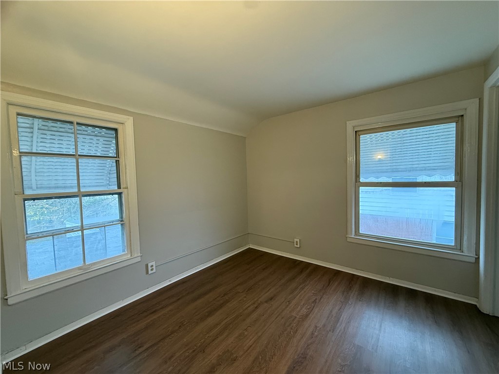 1427 E 252nd Street Euclid OH 44117