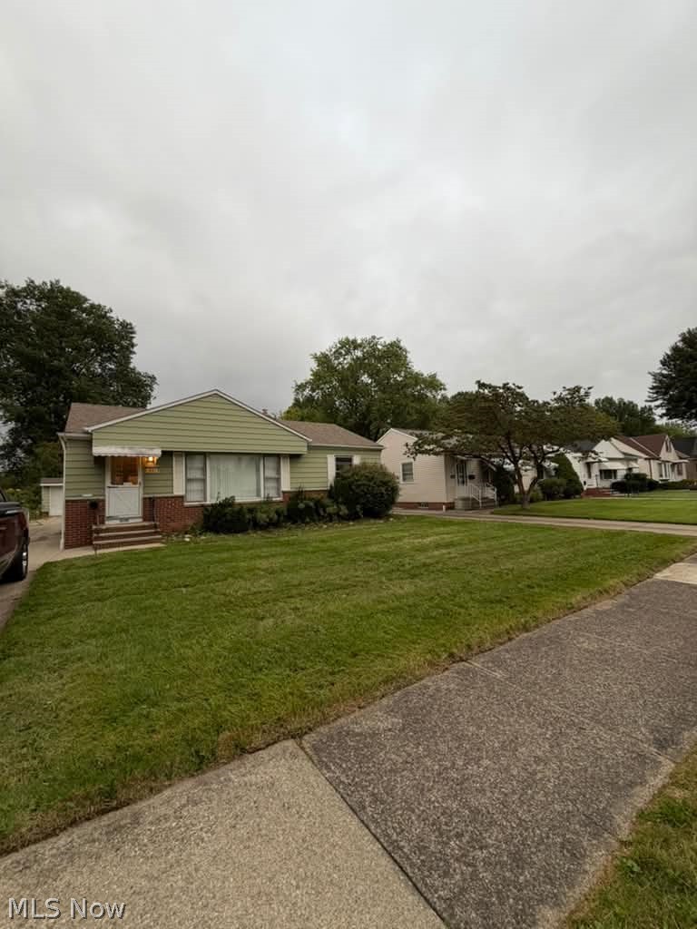 15317 Steinway Boulevard Maple Heights OH 44137