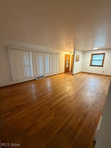 15317 Steinway Boulevard Maple Heights OH 44137
