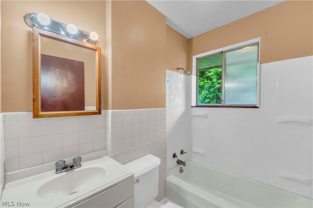 1143 Santee Avenue Akron OH 44306