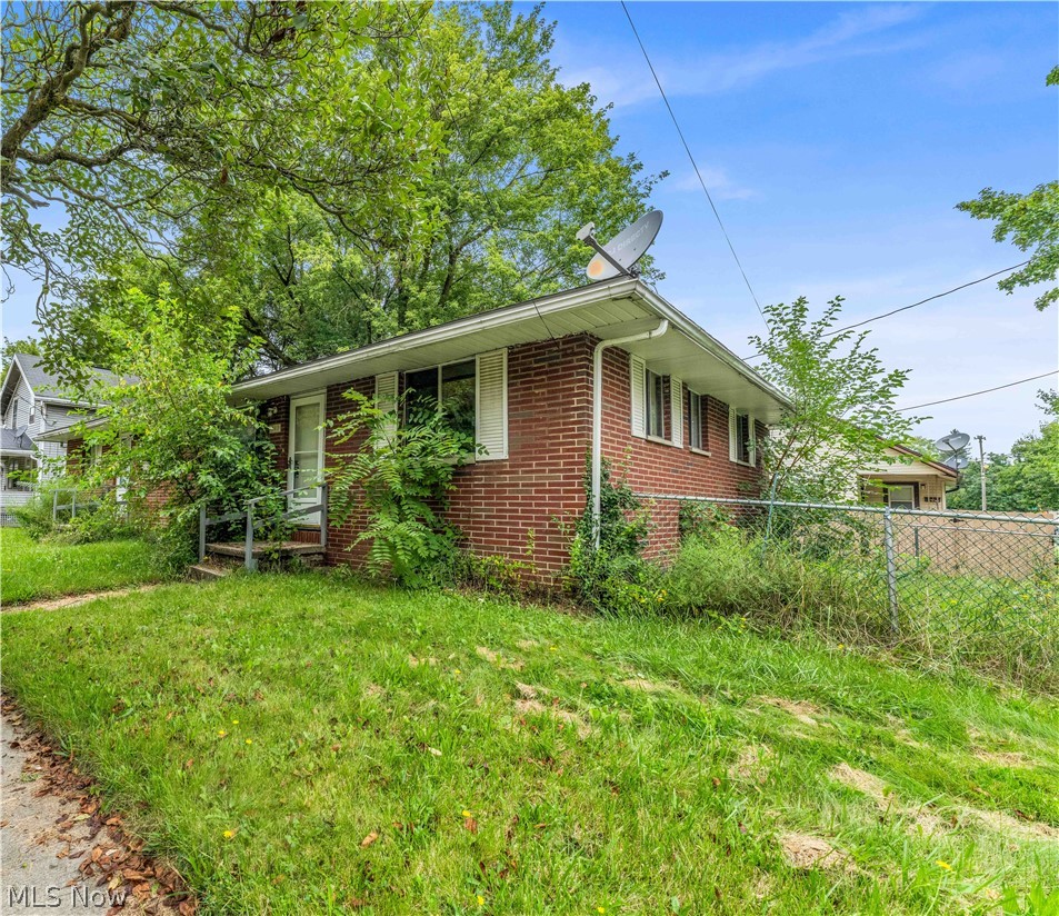 1143 Santee Avenue Akron OH 44306