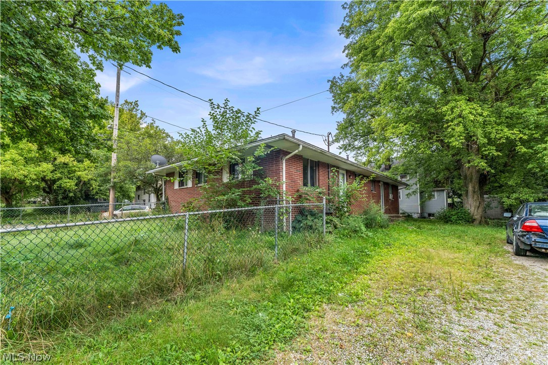 1143 Santee Avenue Akron OH 44306