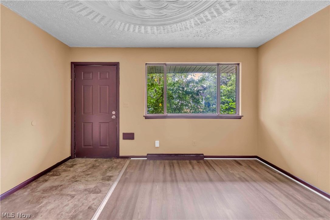 1143 Santee Avenue Akron OH 44306