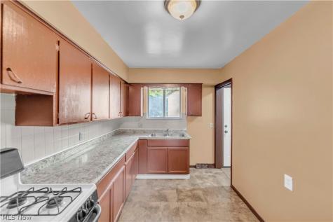 1143 Santee Avenue Akron OH 44306