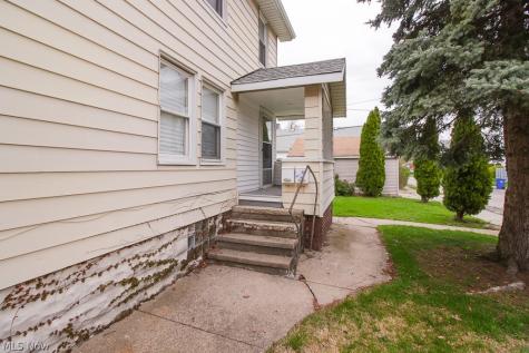 19211 Shawnee Avenue Cleveland OH 44119