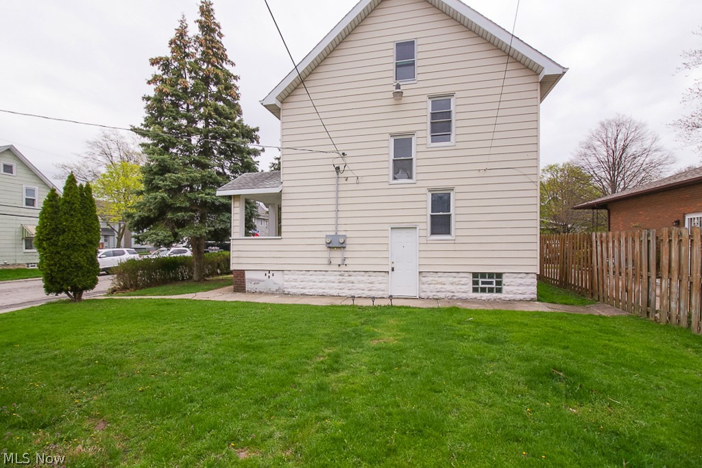 19211 Shawnee Avenue Cleveland OH 44119