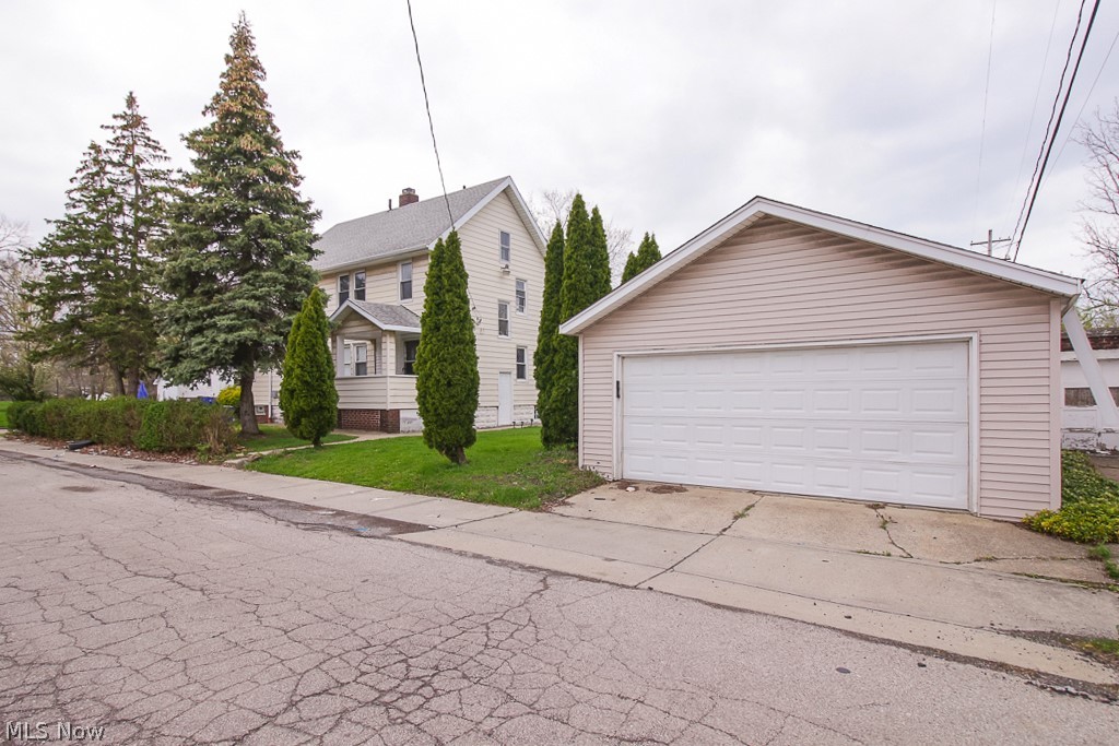 19211 Shawnee Avenue Cleveland OH 44119