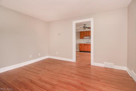 19211 Shawnee Avenue Cleveland OH 44119