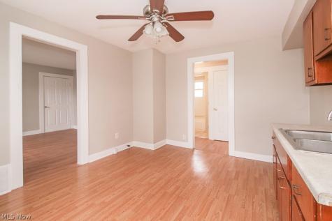 19211 Shawnee Avenue Cleveland OH 44119