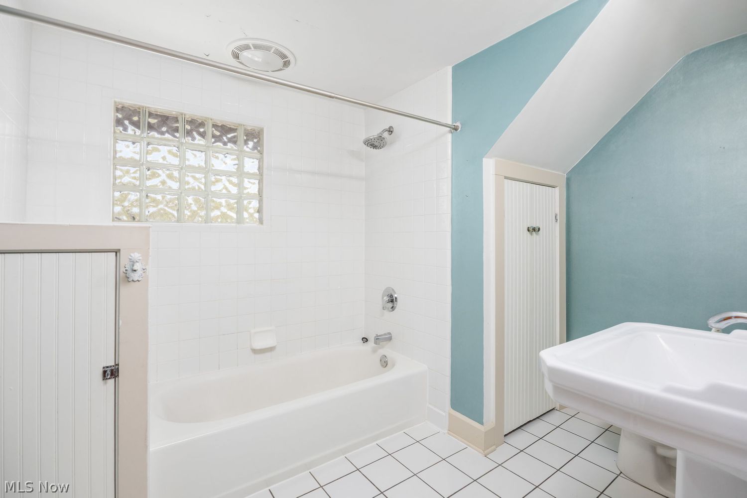 14 Hall Street Chagrin Falls OH 44022