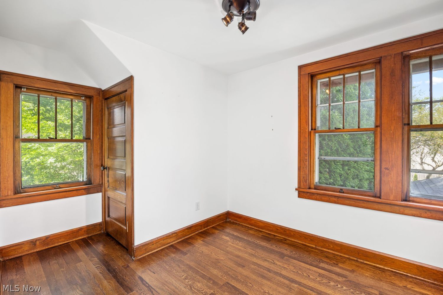 14 Hall Street Chagrin Falls OH 44022
