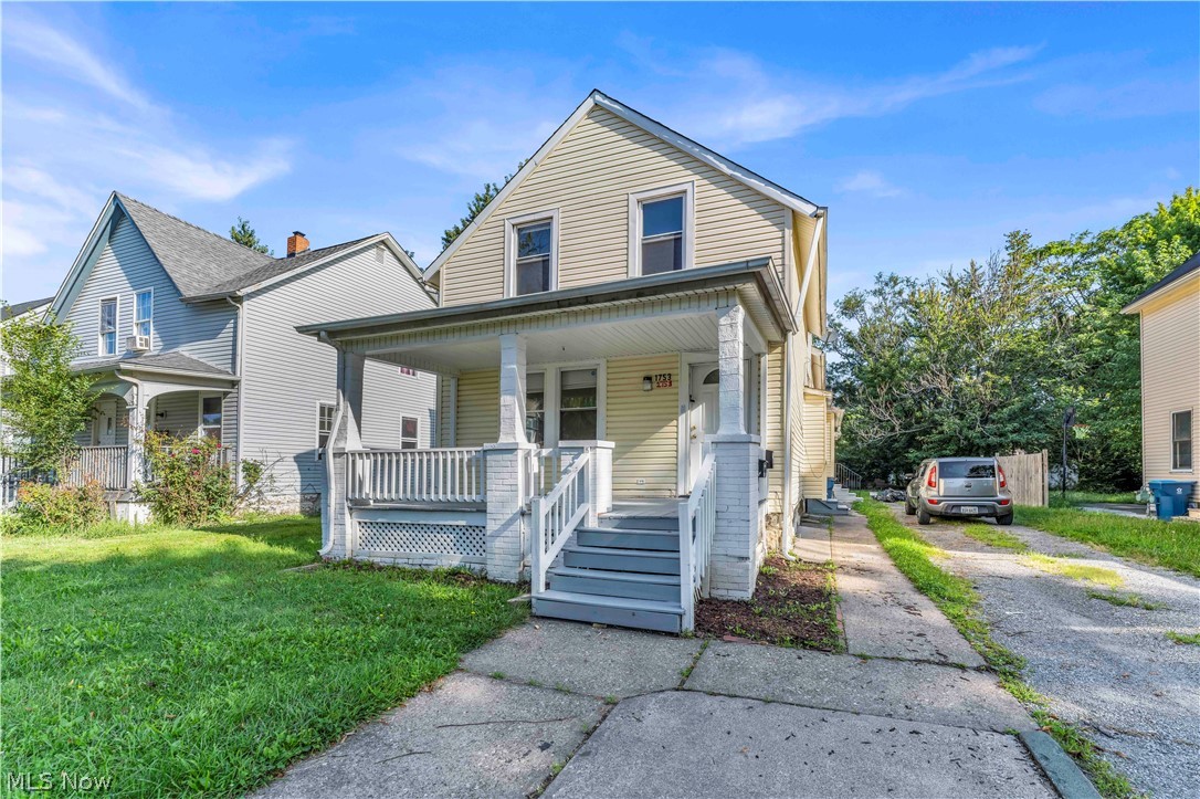 1753 E 30th Street Lorain OH 44055