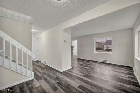 766 E 232nd Street Euclid OH 44123