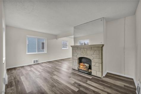 766 E 232nd Street Euclid OH 44123
