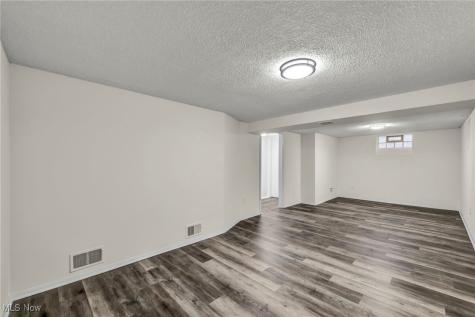 766 E 232nd Street Euclid OH 44123