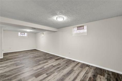 766 E 232nd Street Euclid OH 44123