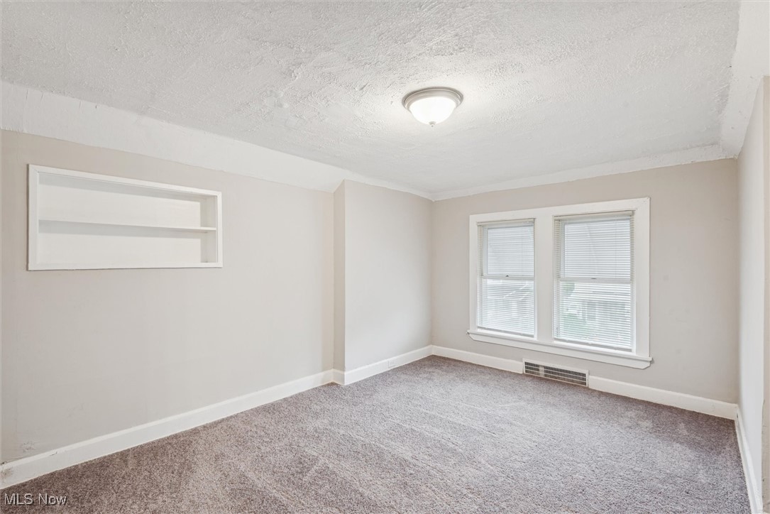2302 Saratoga Avenue Cleveland OH 44109