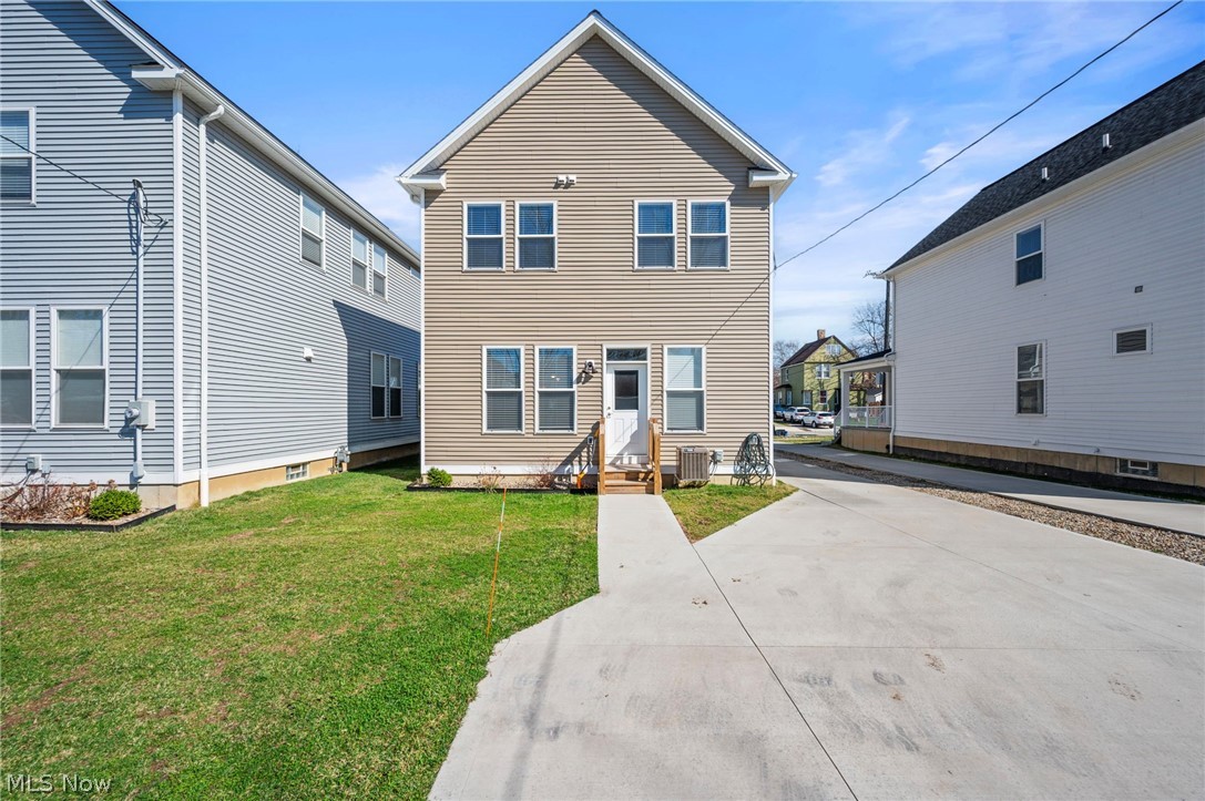 2256 E 100th Street Cleveland OH 44106