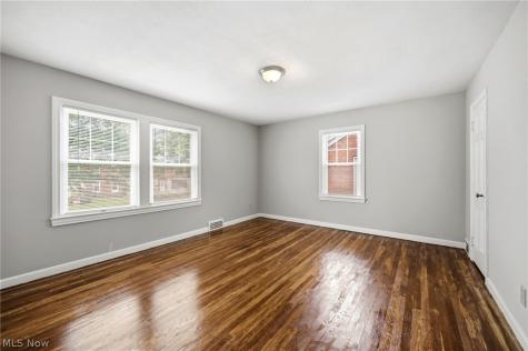 3889 Grenville Road University Heights OH 44118