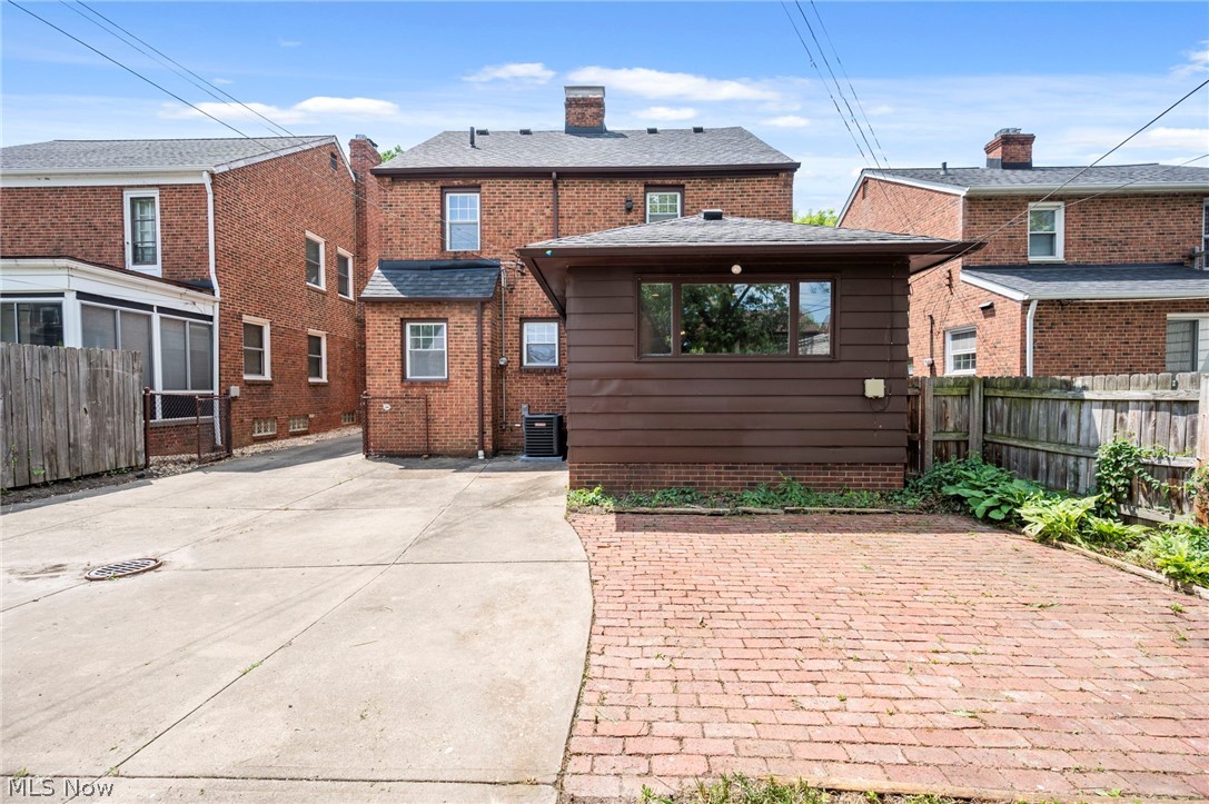 3889 Grenville Road University Heights OH 44118