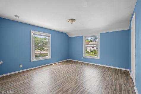 1469 E 250th Street Euclid OH 44117