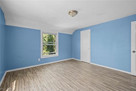 1469 E 250th Street Euclid OH 44117
