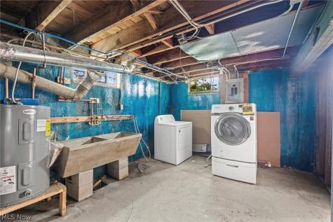 1469 E 250th Street Euclid OH 44117