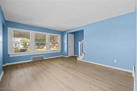 1469 E 250th Street Euclid OH 44117